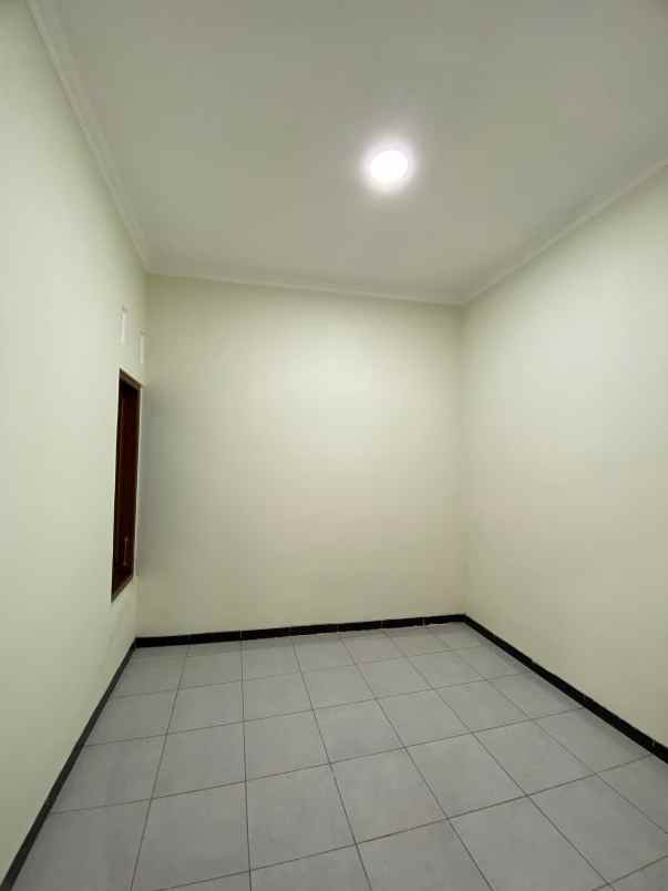 rumah siap huni dalam perumahan dekat mall sch