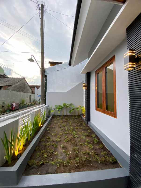 rumah siap huni dalam perumahan dekat mall sch