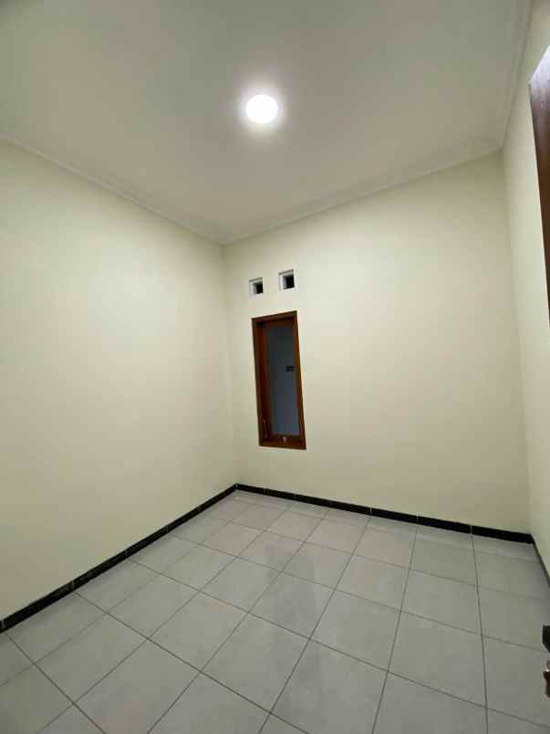 rumah siap huni dalam perumahan dekat mall sch