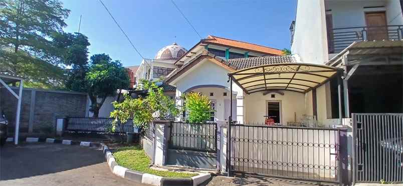 rumah siap huni di jalan tanjungsari antapani bandung