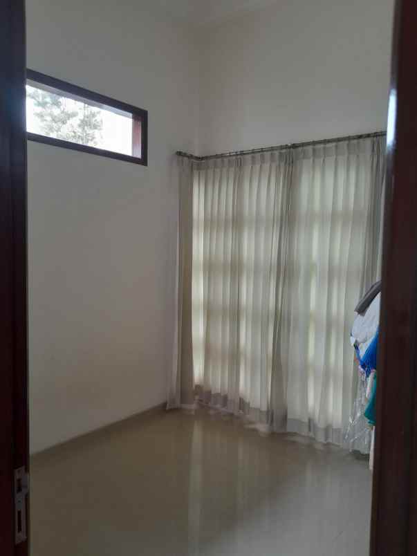 rumah siap huni lokasi di villa puncak tidar