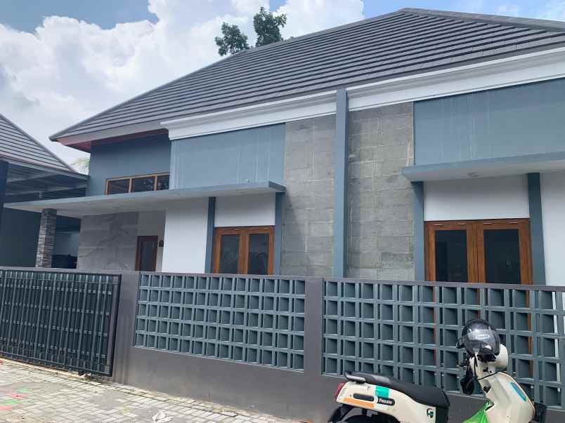 rumah siap huni tanah luas