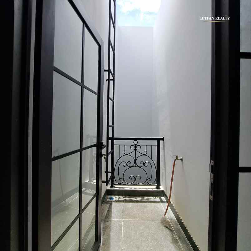 rumah tanjung barat dekat dalam cluster