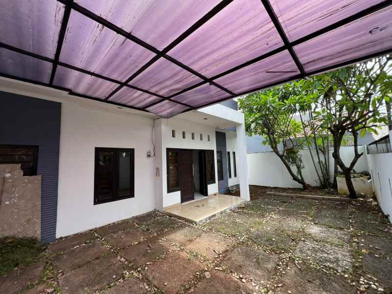 rumah tinggal di mabad rempoa kota tangerang selatan