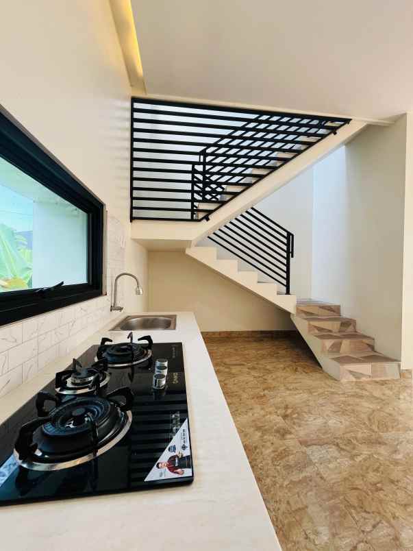 rumah villa jogja utara swimming pool dekat kampus uii