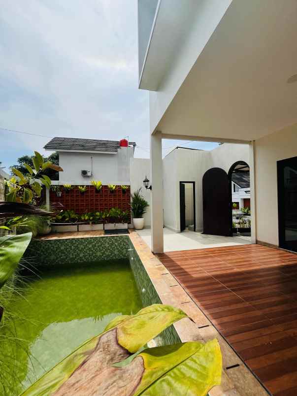 rumah villa jogja utara swimming pool dekat kampus uii