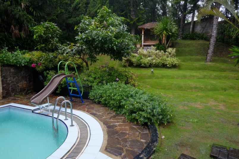 rumah villa nyaman dan strategis dekat pusat kota batu