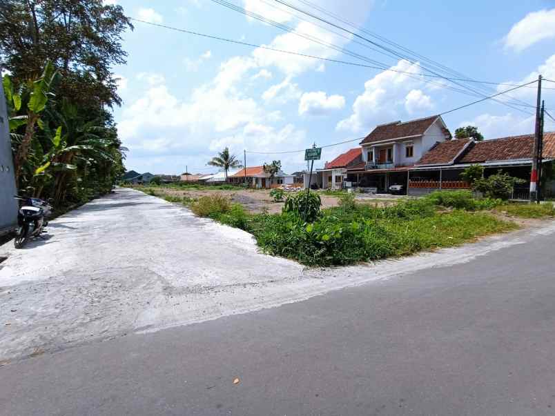 tanah jogja dekat stadion maguwoharjo shm p
