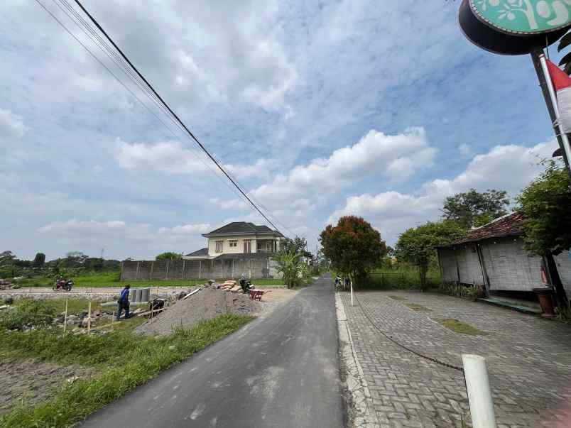 tanah jogja di kaliurang km 8 dekat hyatt dan ugm