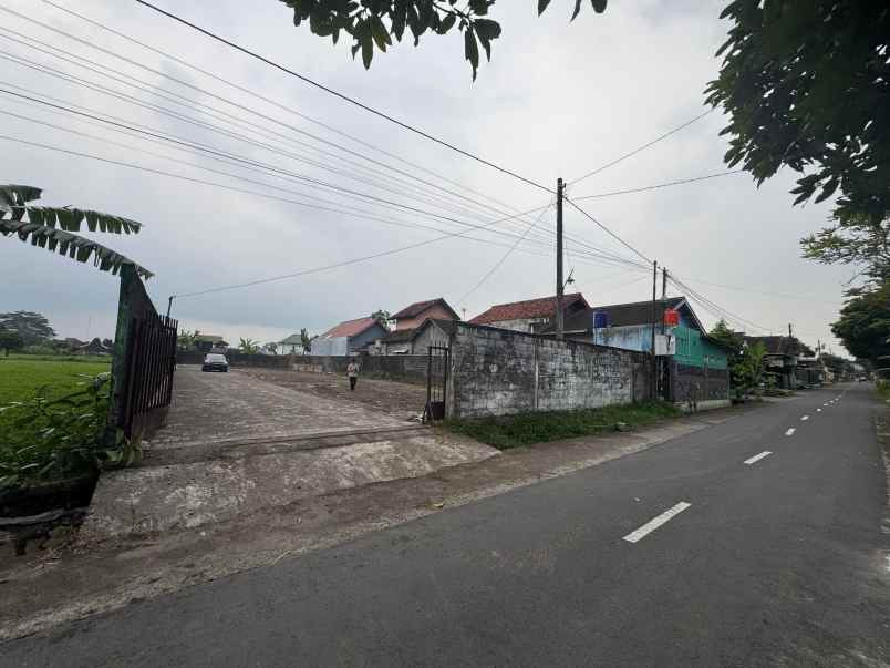 tanah tepi aspal dekat ugm dan hyatt siap bangun