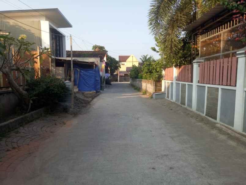 terbaru rumah 2 lantai modern di puwromartani kalasan