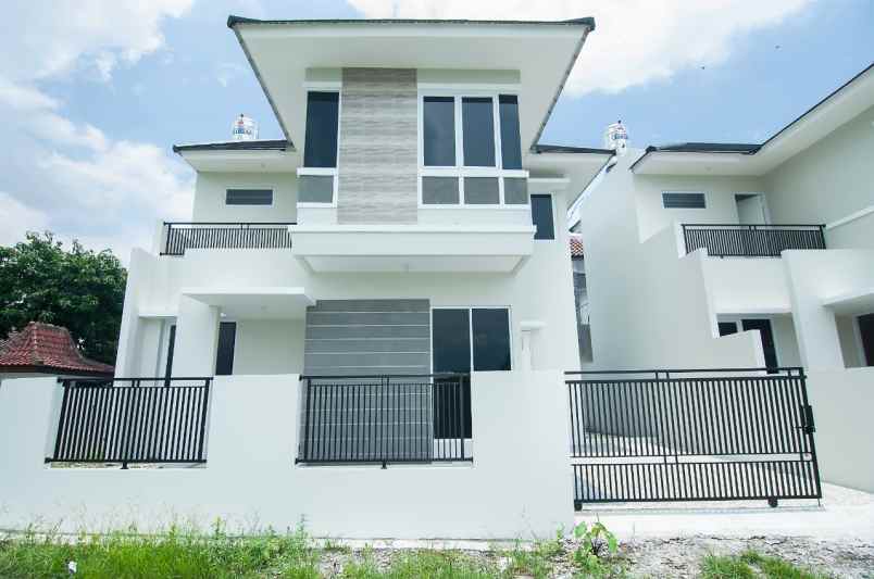 terbatas dijual rumah baru mewah 2 lantai view merapi