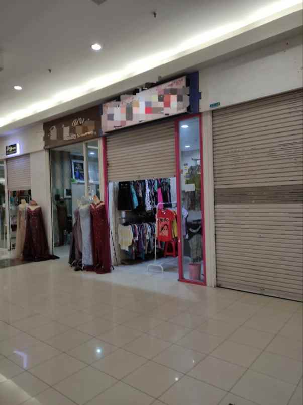 toko di royal plaza lantai g