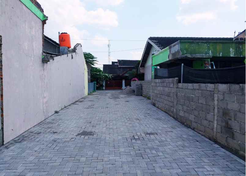 200 meter jl jogja wates km 4 dalam ringroad