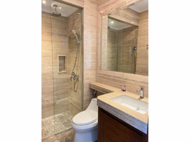 dijual apartemen district 8 scbd senopati