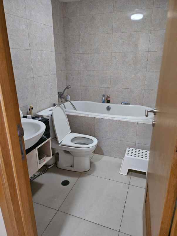 dijual apartemen jalan trembesi kemayoran