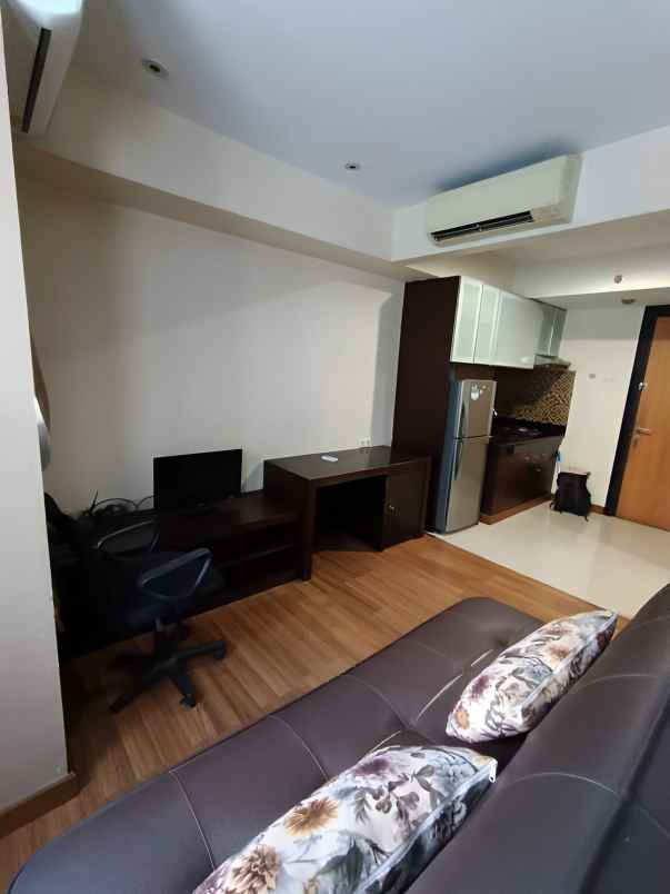 dijual apartemen jl raya darmo permai iii