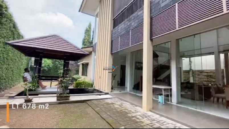 dijual cepat rumah di royal residence bergaya villa