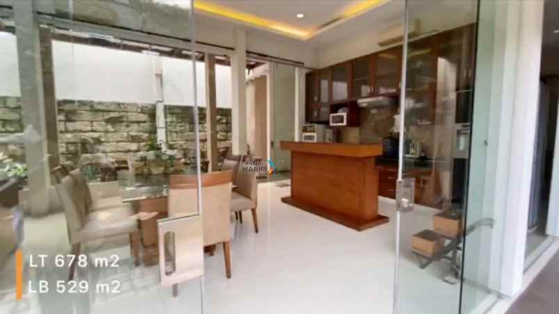 dijual cepat rumah di royal residence bergaya villa