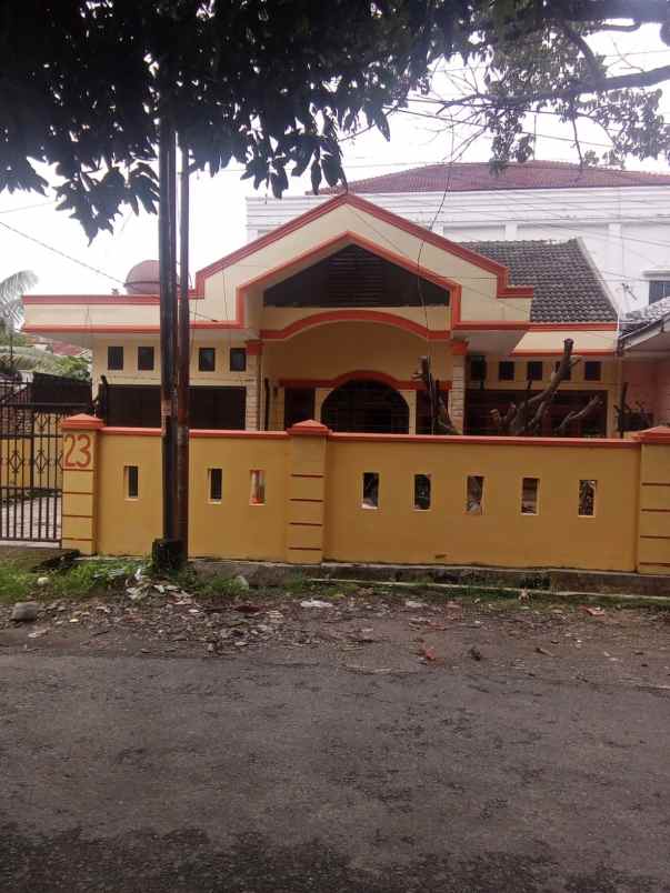 dijual cepat rumah strategis nego
