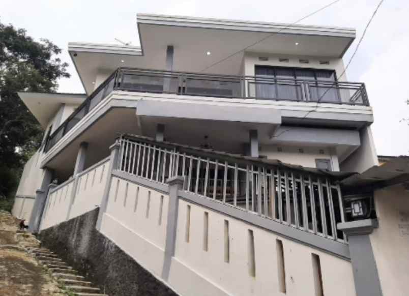 dijual cepat villa murah