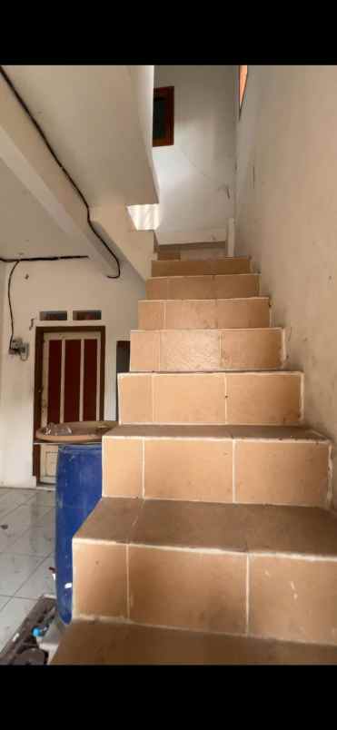 dijual kost jalan tambak dukuh