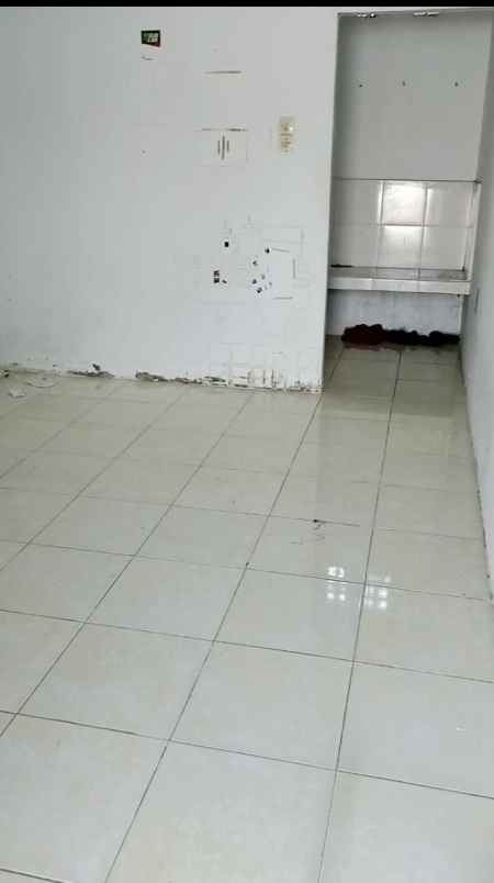 dijual kost jl garuda sakti km 1