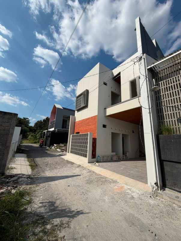 dijual kost kaliurang km 14