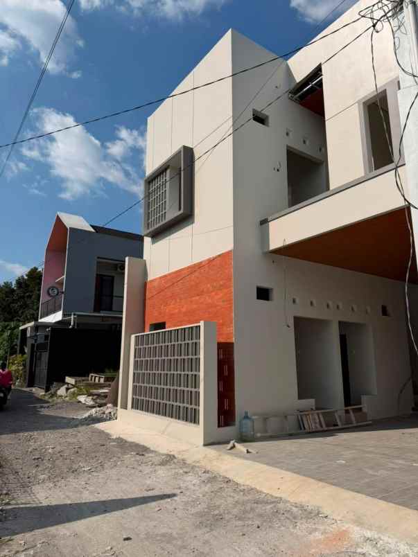dijual kost kaliurang km 14