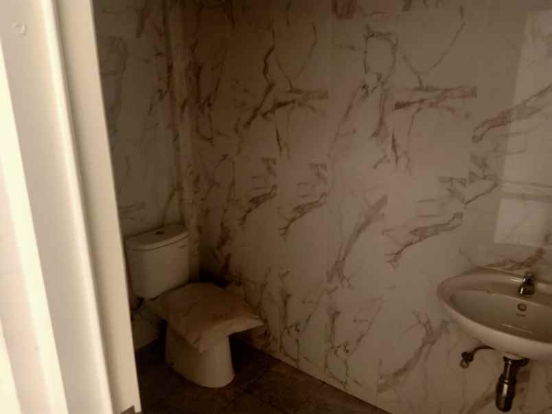 dijual ruko gudang kantor babatan pantai