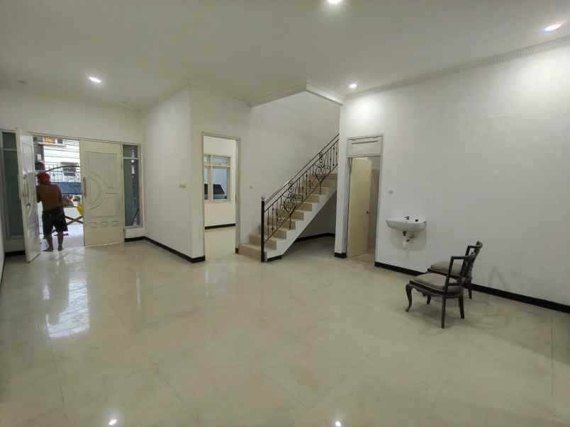 dijual ruko gudang kantor jl sutorejo selatan