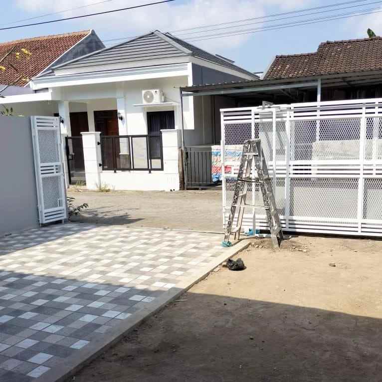 dijual rumah 1 km ke stadion maguwoharjo