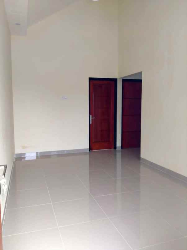 dijual rumah 3 menit st ka cilebut