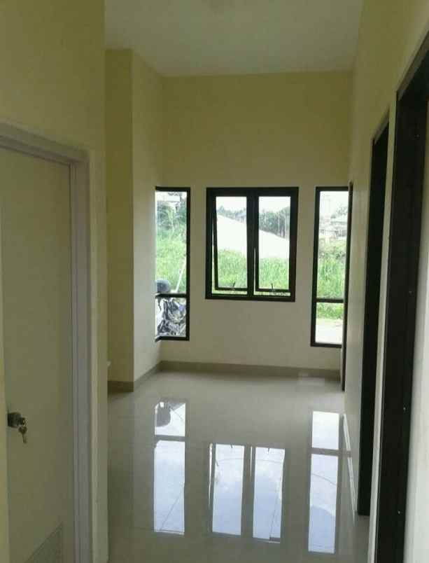 dijual rumah 3 menit st ka cilebut