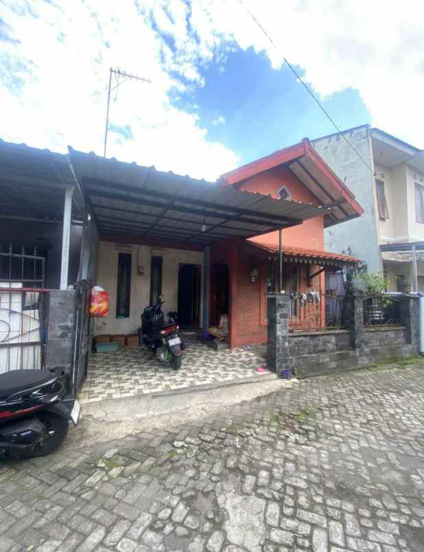 dijual rumah 4 5 km ke ugm