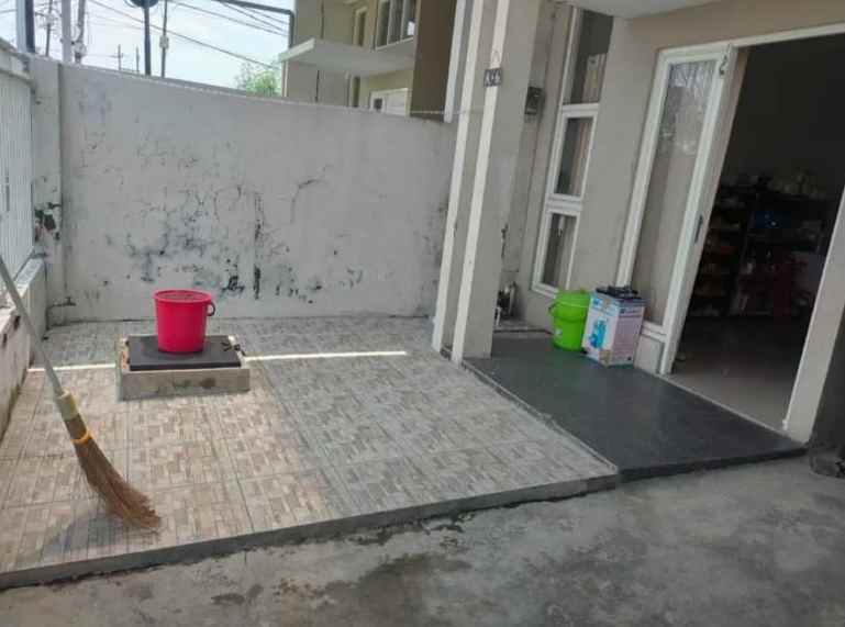 dijual rumah alana regency