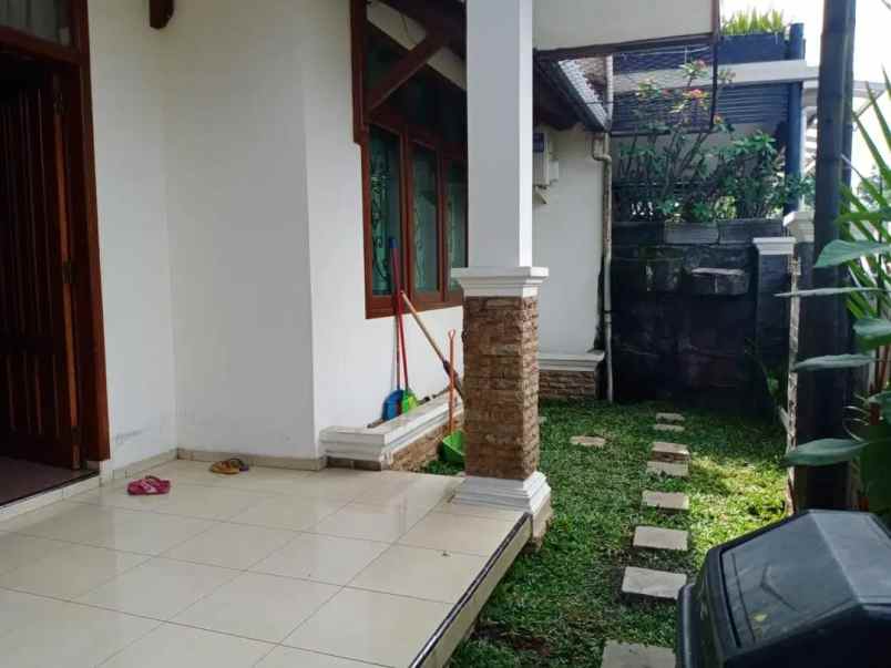 dijual rumah antapani