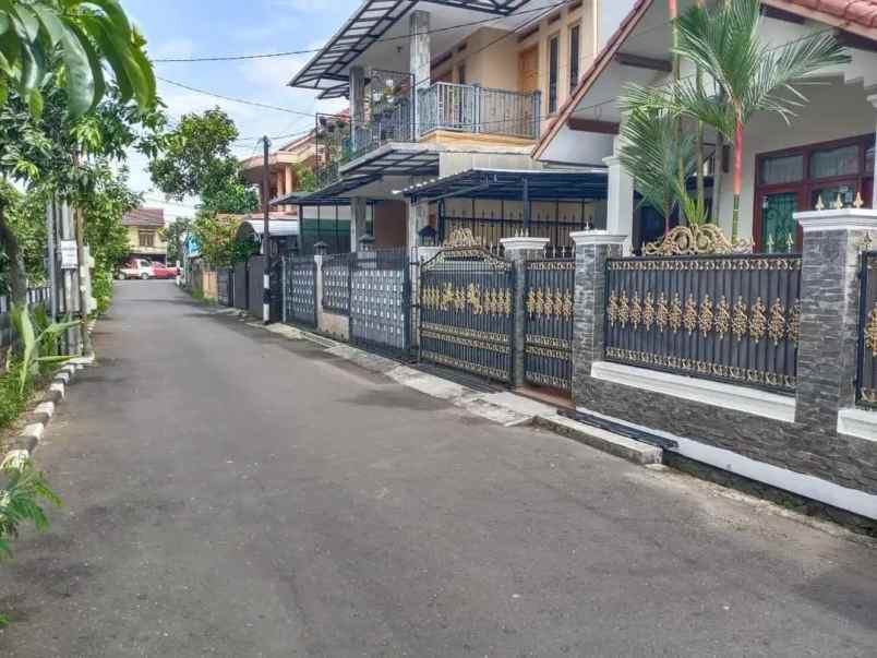 dijual rumah antapani