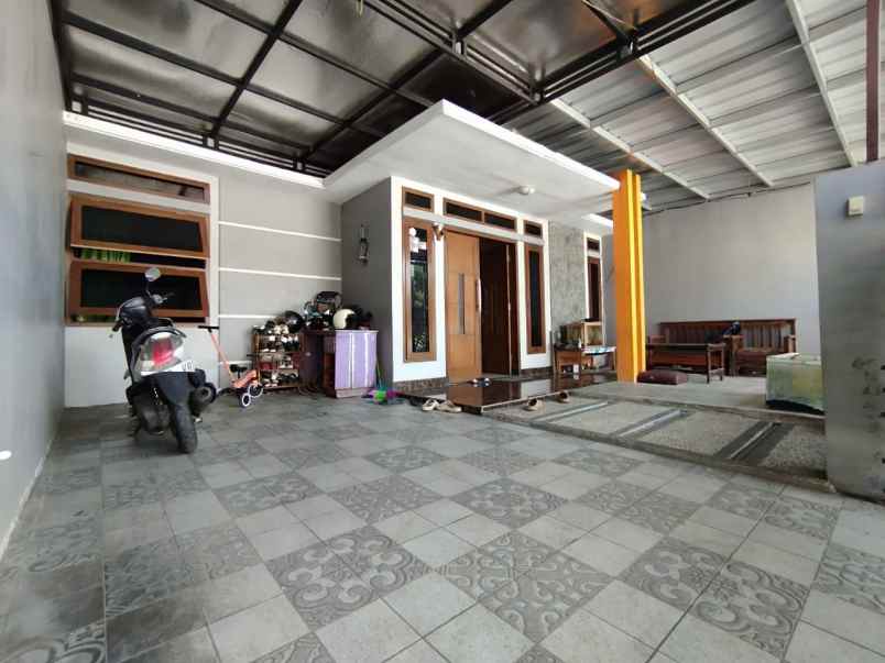 dijual rumah arcamanik