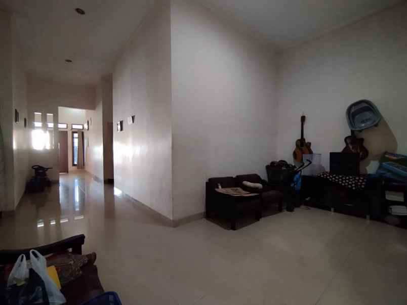 dijual rumah arcamanik