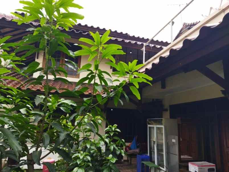 dijual rumah asri di grand galaxy