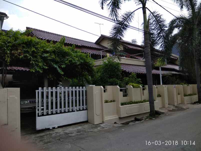 dijual rumah asri di grand galaxy