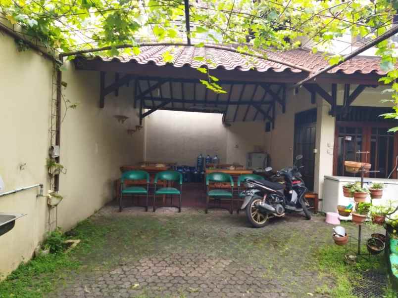 dijual rumah asri di grand galaxy