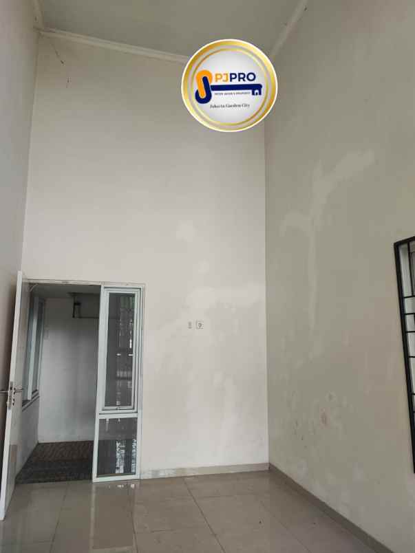 dijual rumah bagus siaphuni di grand mahkota 1