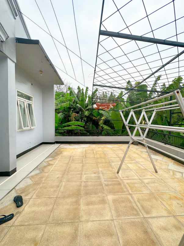 dijual rumah balekambang condet