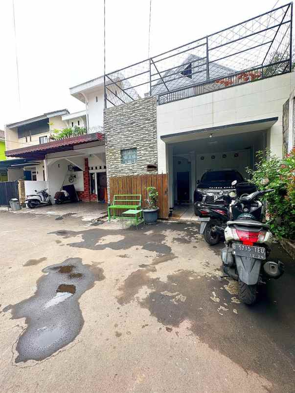 dijual rumah balekambang condet