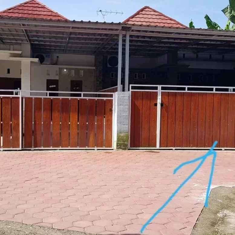 dijual rumah banyuraden