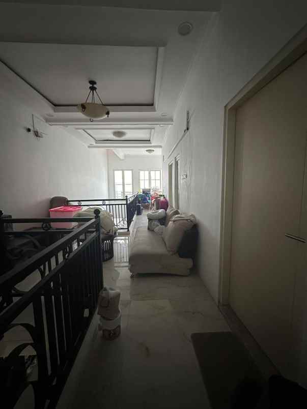 dijual rumah baratajaya kec gubeng surabaya