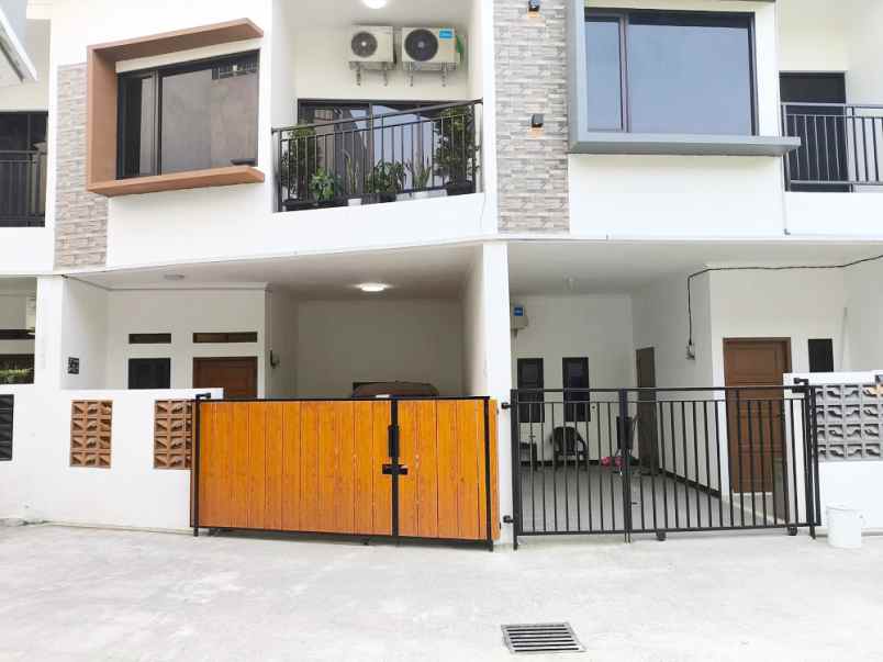 dijual rumah baru 2 lantai di cluster tiara 14 bintara