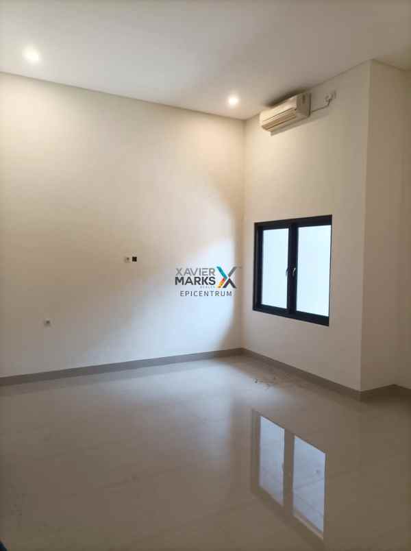 dijual rumah baru gress siap huni manyar tirtomoyo